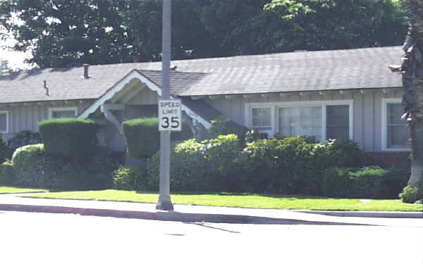 Primary Photo - 2000 E Commonwealth Ave