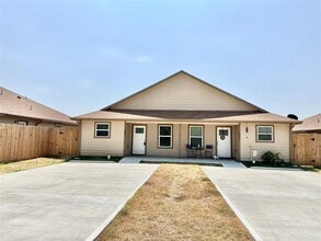 Building Photo - 127 S Bend Ct