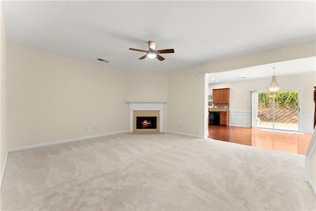 Building Photo - 5165 Sherwood Way