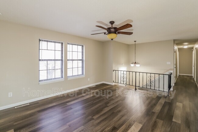 Building Photo - 943 Wornall Rd
