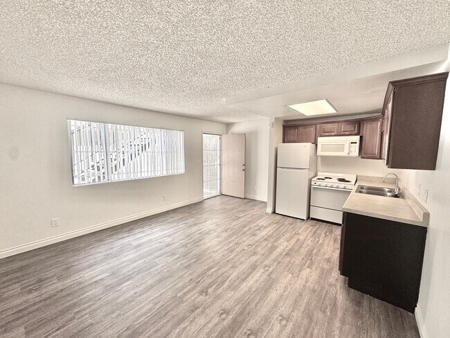 Foto del edificio - Senior/Disabled Community: 1bd/1ba Nicely updated! On-site laundry, LVP flooring, NO STAIRS! **Se...