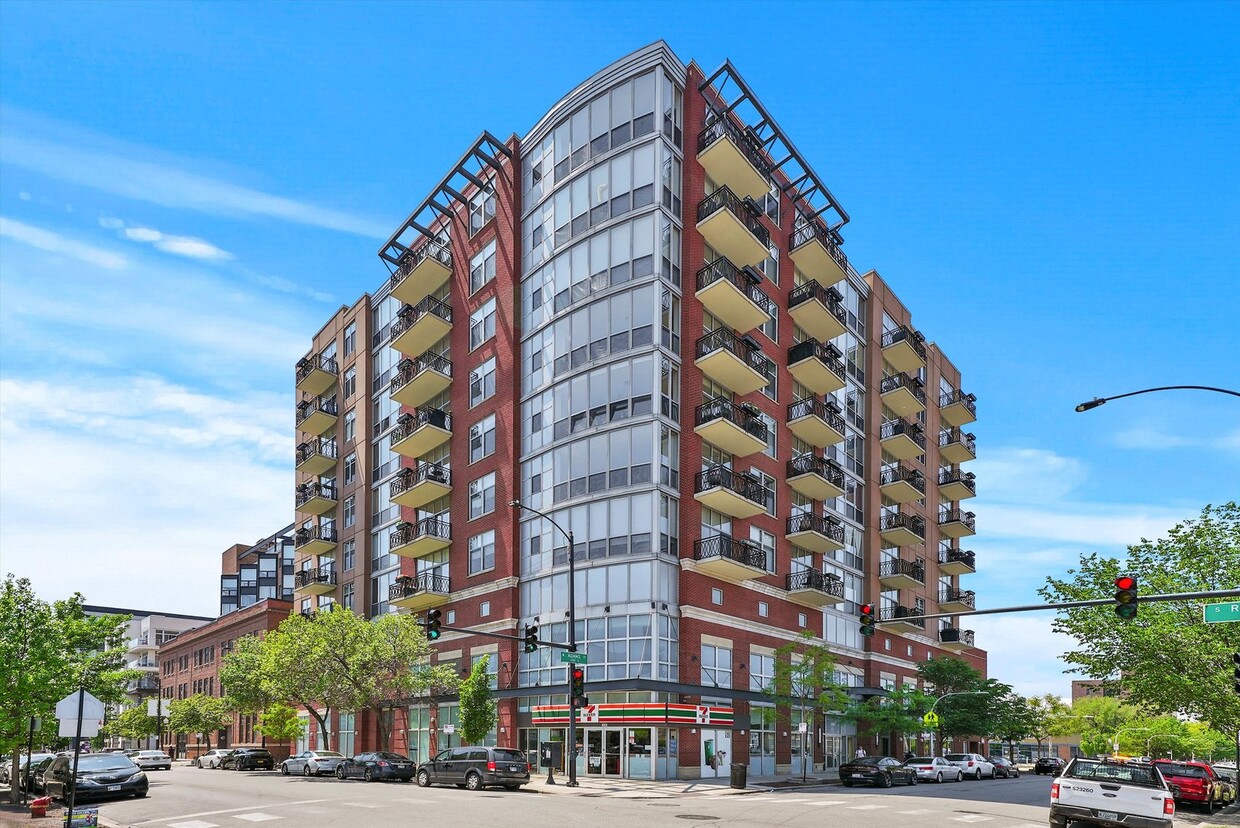 Primary Photo - 1201 W Adams St
