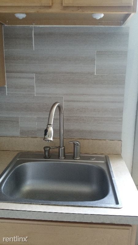 Foto del edificio - 3 br, 1 bath Apartment - 143 Middle Tpke East