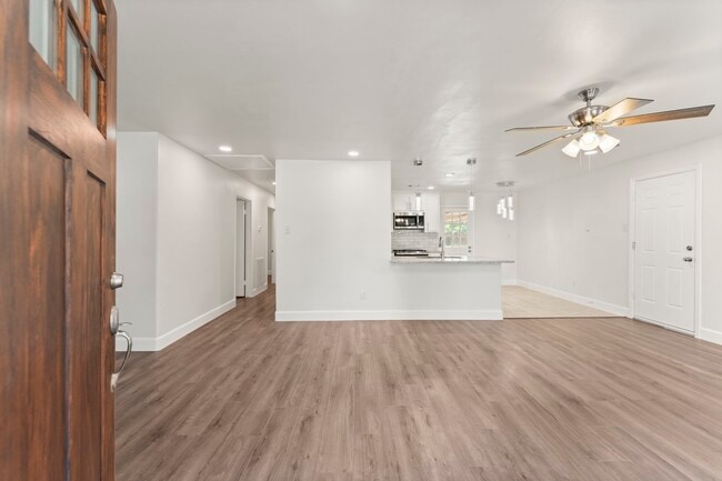 Building Photo - 4135 Hill Oak Dr