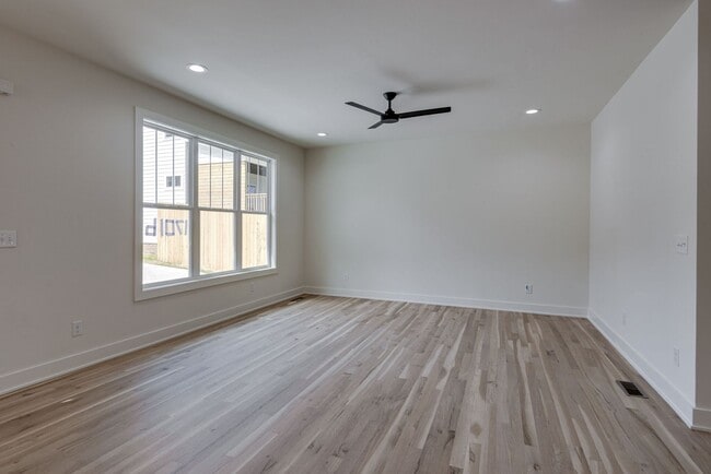 Foto del edificio - Bright + Modern 4BR in Walkable Inglewood ...