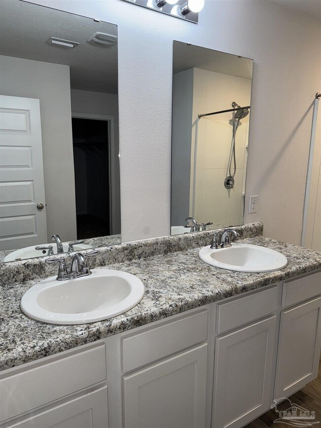 Building Photo - 5532 Lancelot Trl