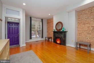 Building Photo - 224 N Milton Ave Building Photo - 224 N Milton Ave