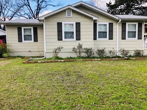 Building Photo - 1301 Greenbrier Dr