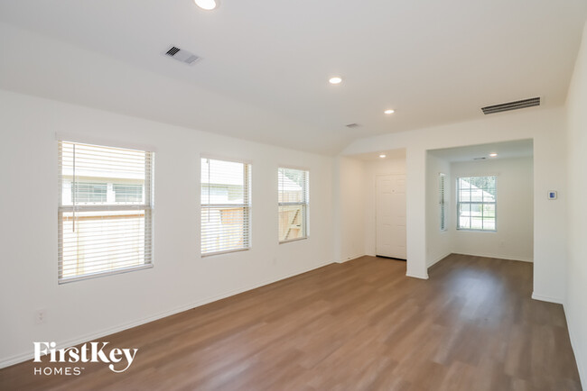 Building Photo - 17567 Rosewood Manor Ln