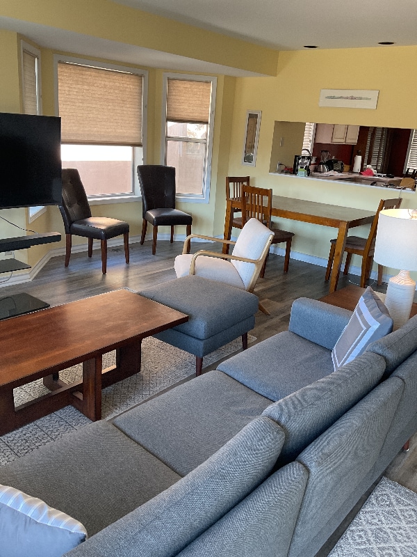 Foto del edificio - 460 Moonridge Dr