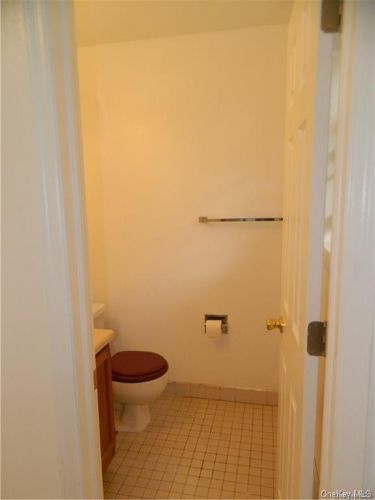 Building Photo - 44 Brookside Dr W