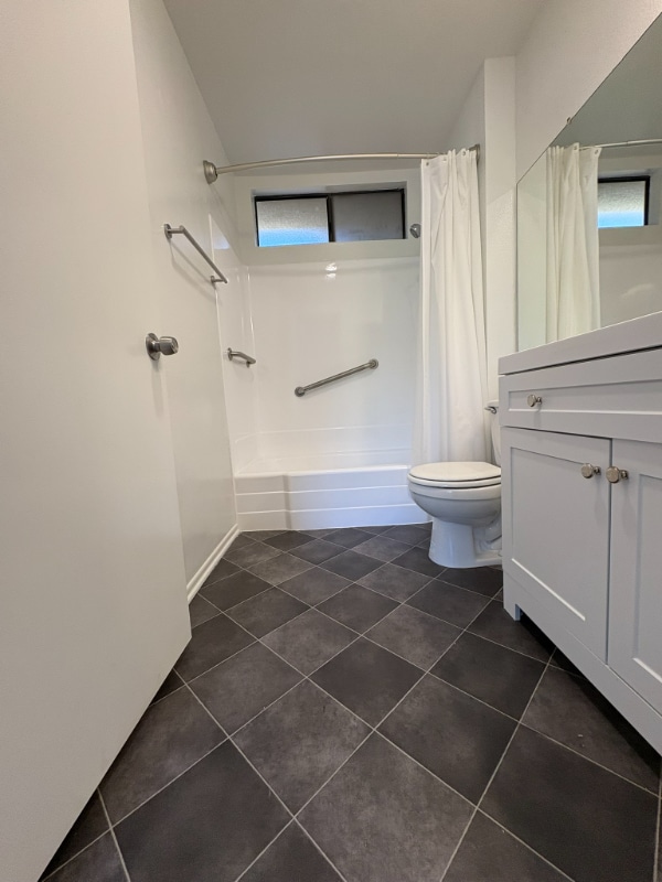 Building Photo - 6400 Kraft Ave