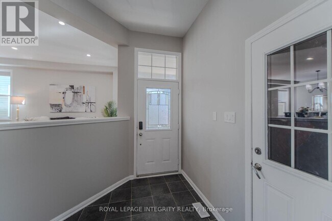 Building Photo - 214 Huntsville Dr