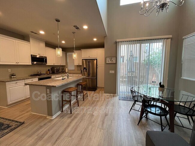 Foto del edificio - 321 Paseo Gusto