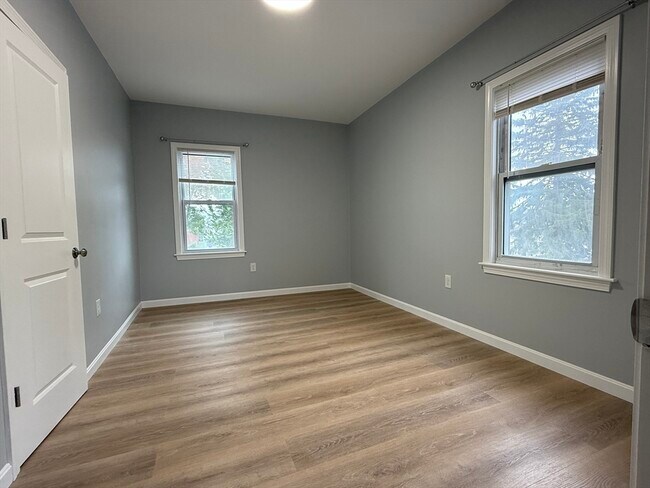 Foto del edificio - 224 Billings Rd