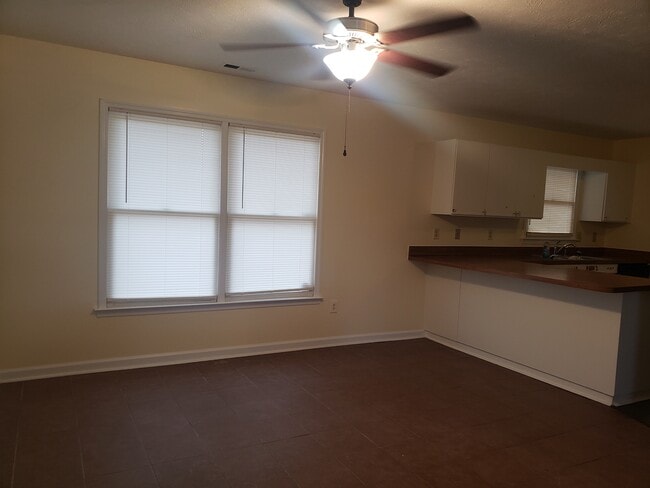 Building Photo - 334 Woodberry Cir