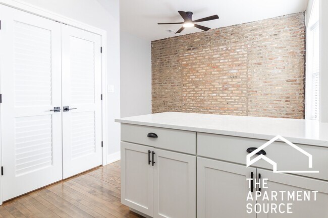 Foto del edificio - 3840 N Wilton Ave