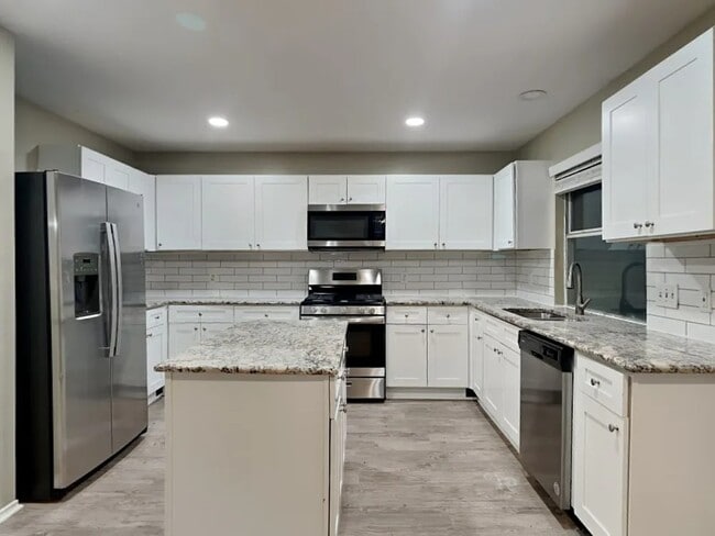 Building Photo - 7213 Fossil Garden Dr