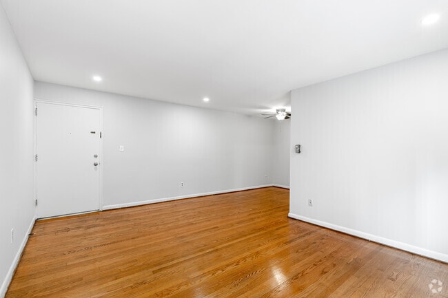 2BR, 1BA - 875SF - Living Room - Ballston Garden Apartments