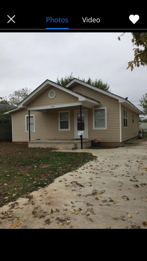 Primary Photo - 2110 N Chapman Ave