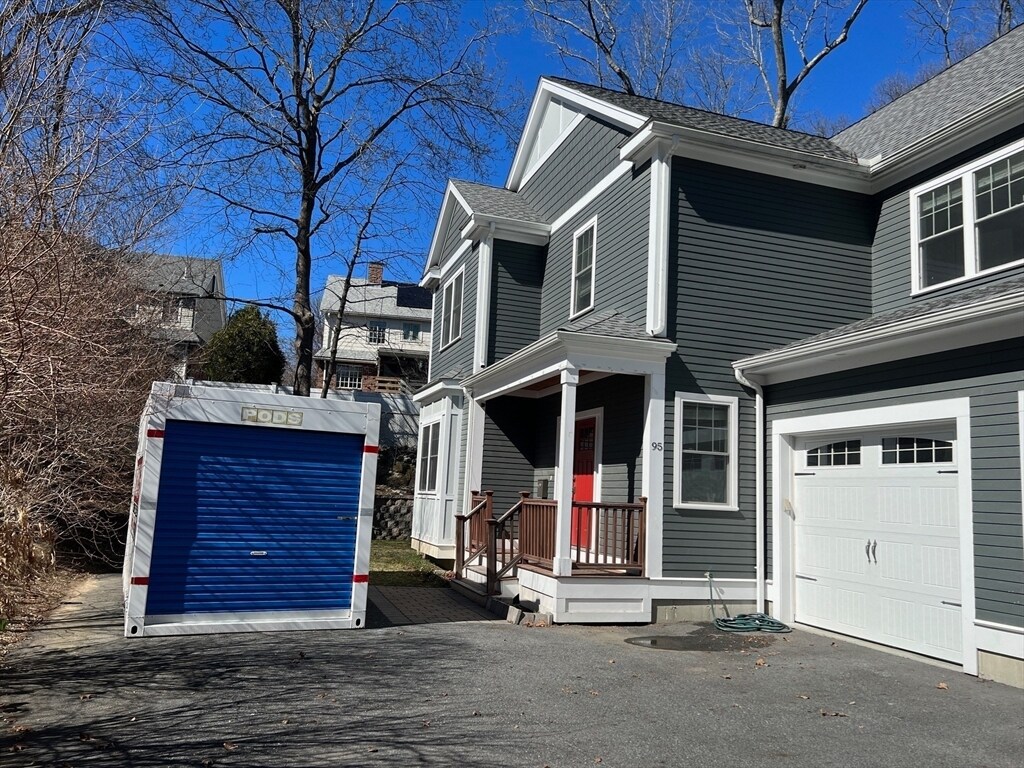 95 Athelstane Rd Newton, MA 02459 Alquileres en Newton, MA