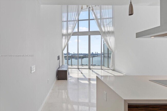 Foto del edificio - 1100 Biscayne Blvd