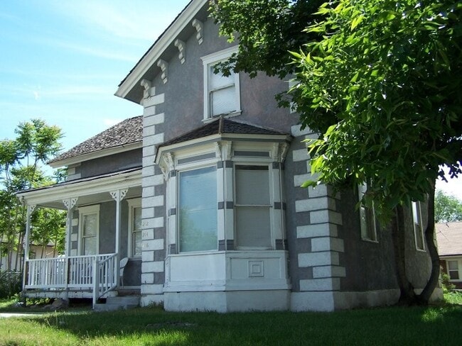 Building Photo - 214 S 100 W St