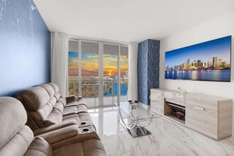 Building Photo - 2602 E Hallandale Beach Blvd