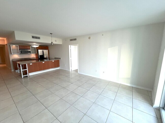 Foto del edificio - 185 SW 7th St.