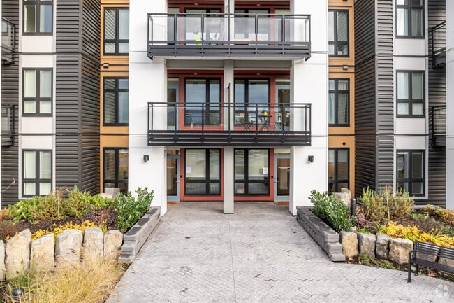 Building Photo - Liqwel Apartments