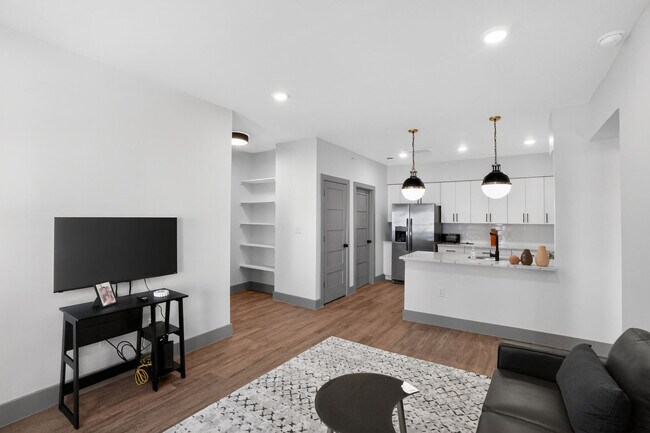 Foto del edificio - 2450 Wickersham Ln