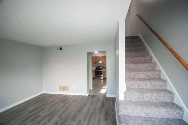 Building Photo - 4920 Cawood Dr #4