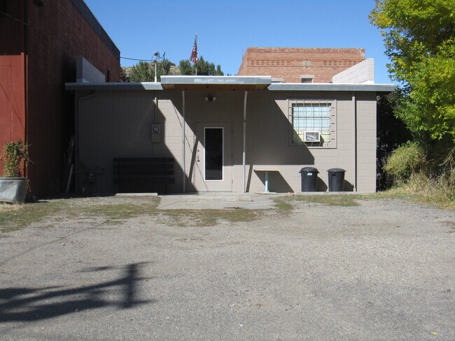 Foto del edificio - 11 S Woodard Ave