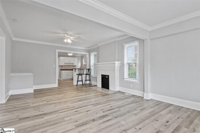 Building Photo - 21 Beechwood Ave