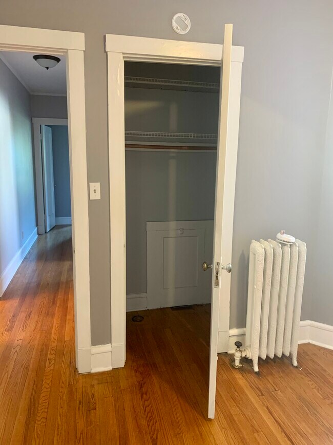 Coat Closet - 6442 N Bosworth Ave