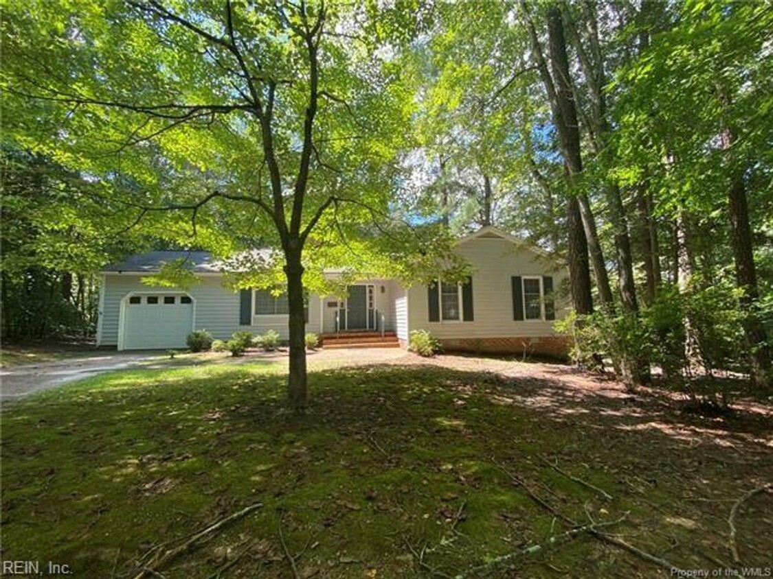 Primary Photo - 3 BR 2 BA House