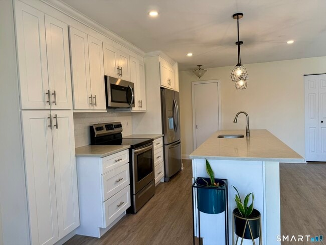 Building Photo - 76 Maple Tree Ave