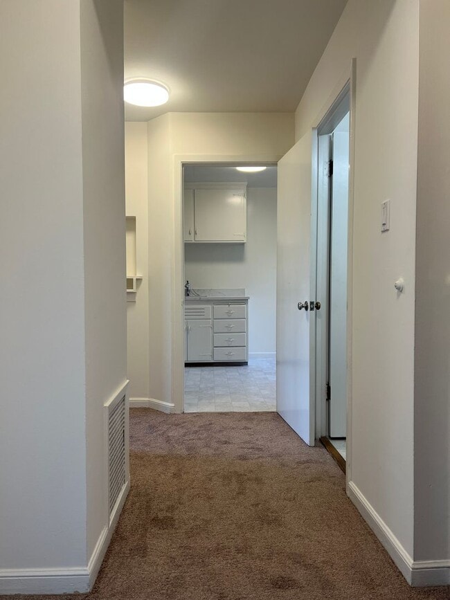 Building Photo - 1342