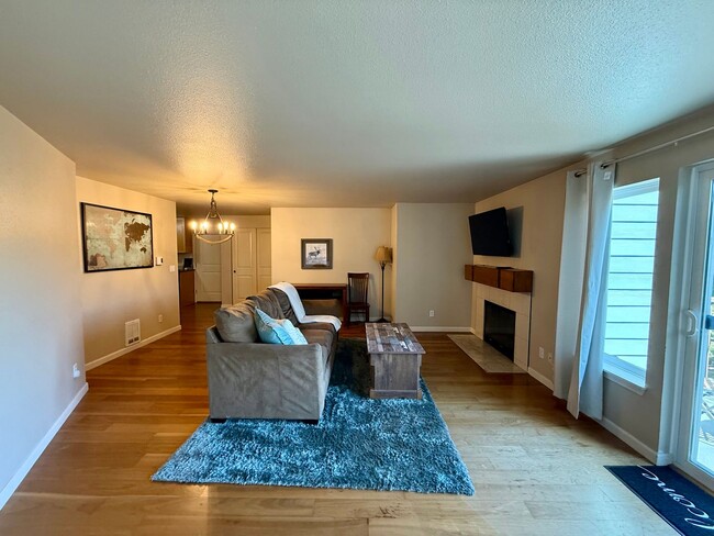 Building Photo - Aravita Condominiums - Magnolia