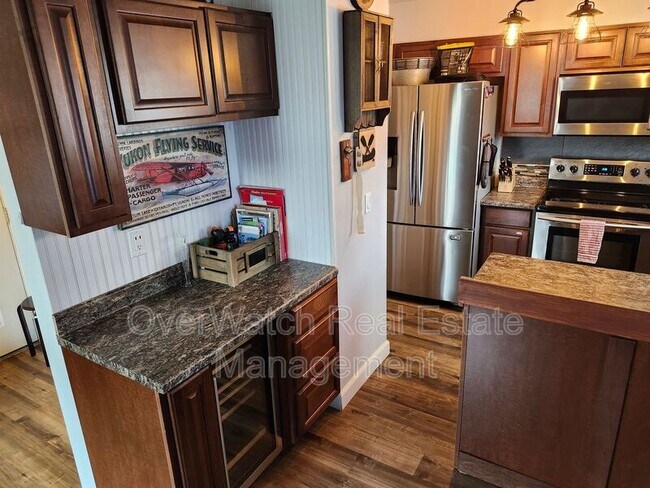 Foto del edificio - 6329 E 32nd Ave