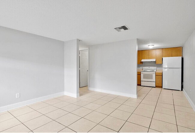 Foto del edificio - 10605 Walker Rd