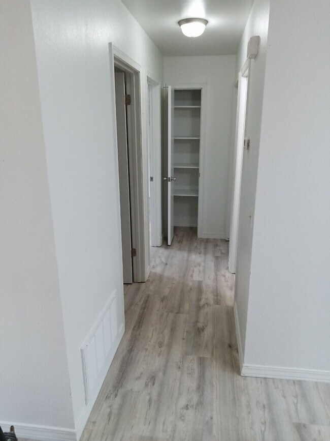 Hall - 548 E Moore St