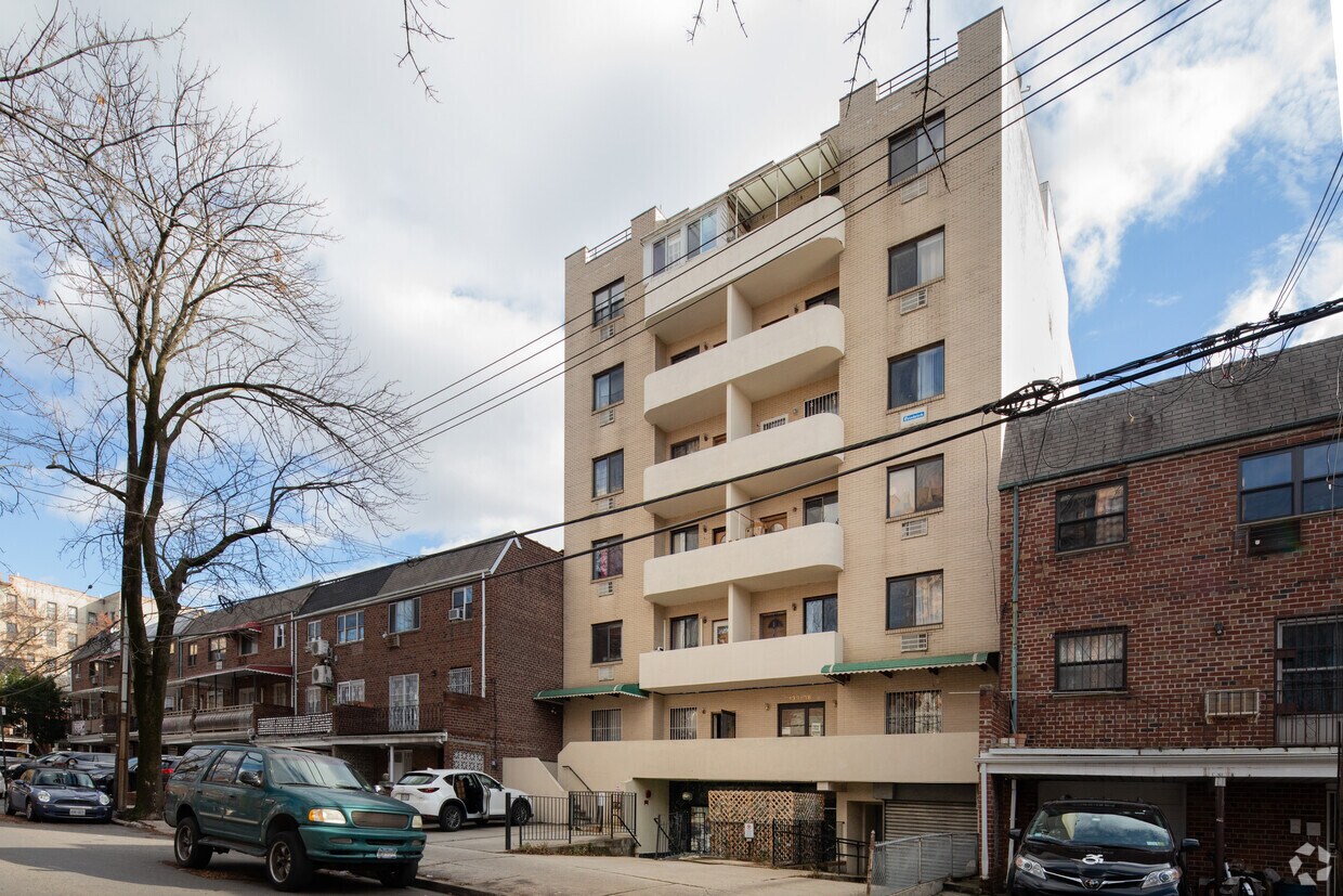 13338 Avery Ave, Flushing, NY 11355 Apartments at 13338 Avery Ave
