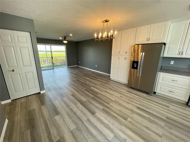 Building Photo - 933 Sandpiper Cir