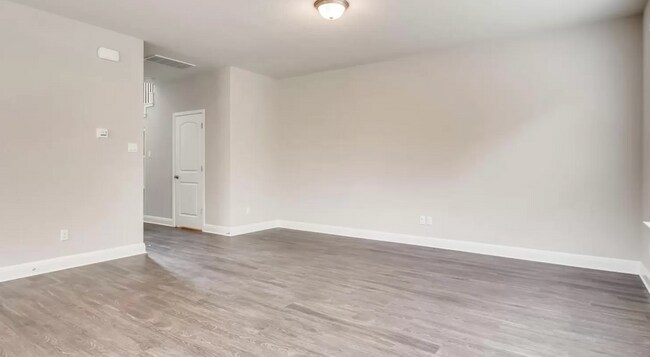 Building Photo - 1051 Kenney Fort Xing