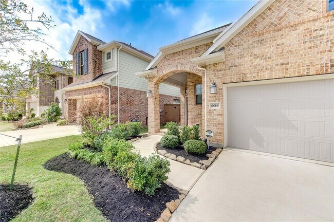 Building Photo - 6019 Bristlegrass Ln