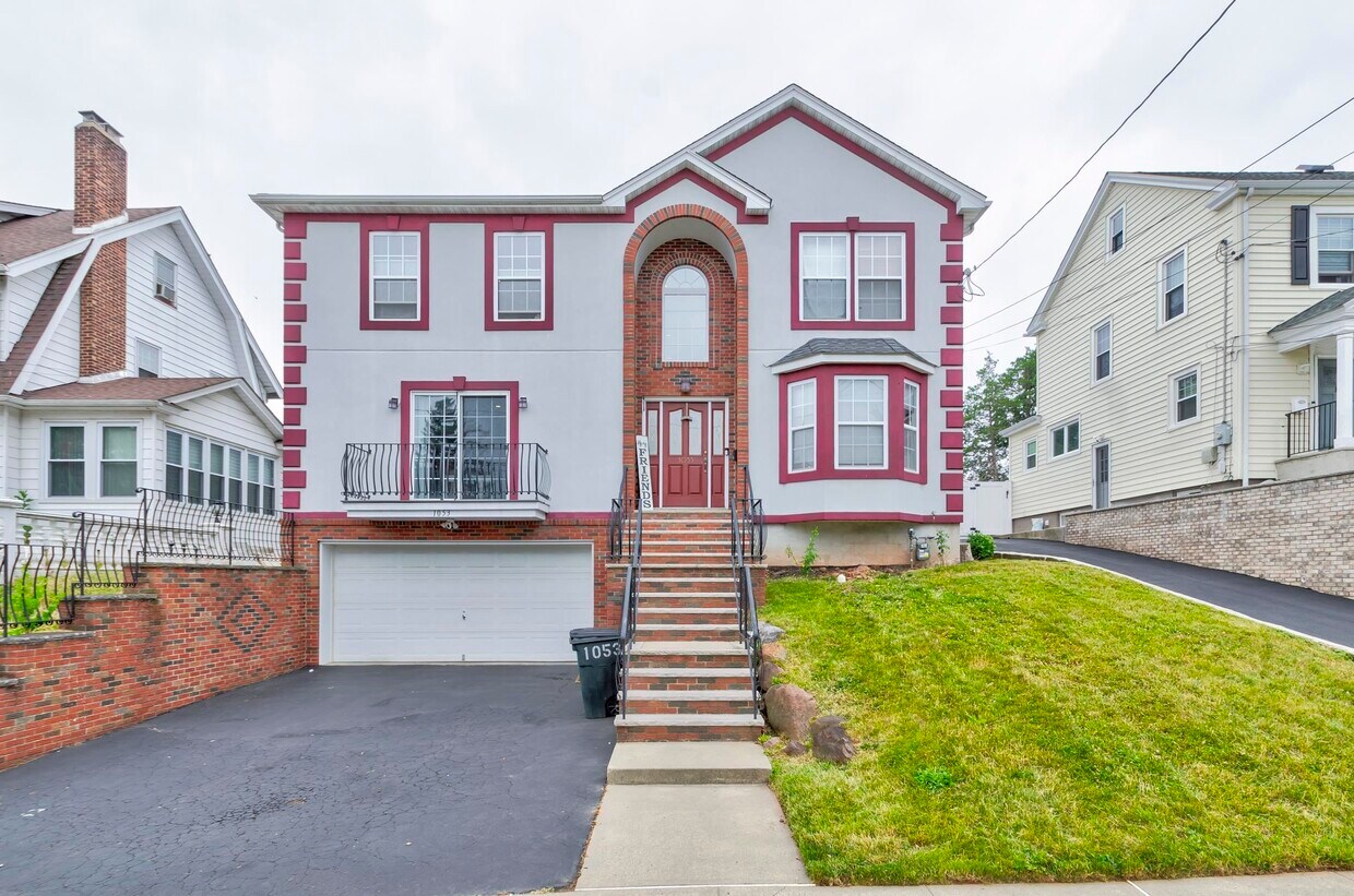 Primary Photo - 1053 Bertram Terrace
