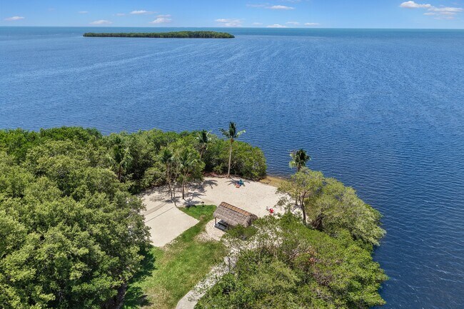 Building Photo - 6226 Paradise Point Dr