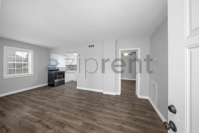 Building Photo - Unit 1