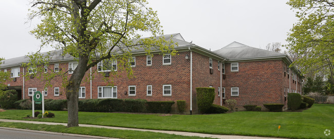 Foto principal - Fairfield Courtyard South at Bay Shore